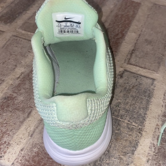 Nike Mint Green Running Shoes - Picture 14 of 15